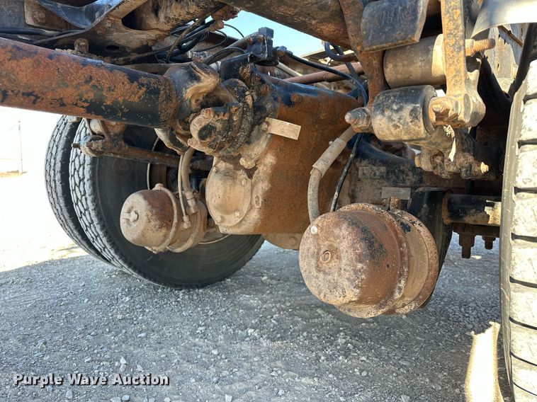 image for item EK0376 1998 Mack CH600 semi truck