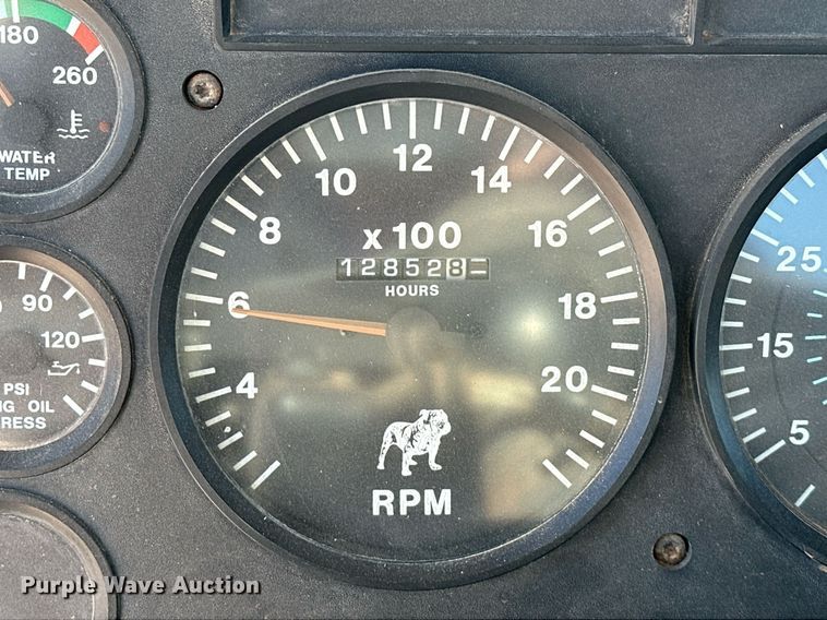 image for item EK0376 1998 Mack CH600 semi truck