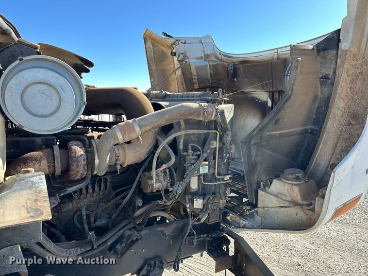 image for item EK0376 1998 Mack CH600 semi truck