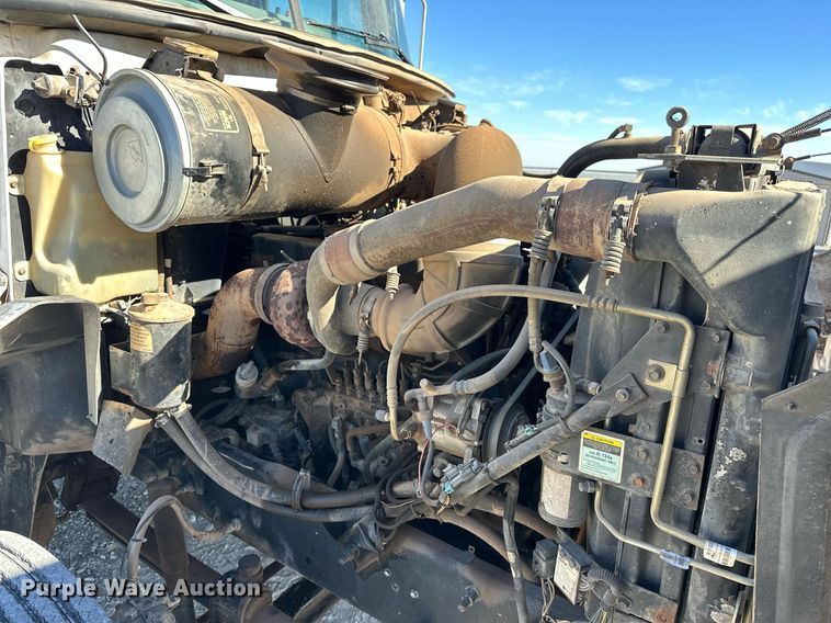 image for item EK0376 1998 Mack CH600 semi truck