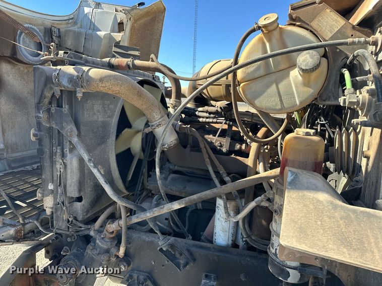 image for item EK0376 1998 Mack CH600 semi truck