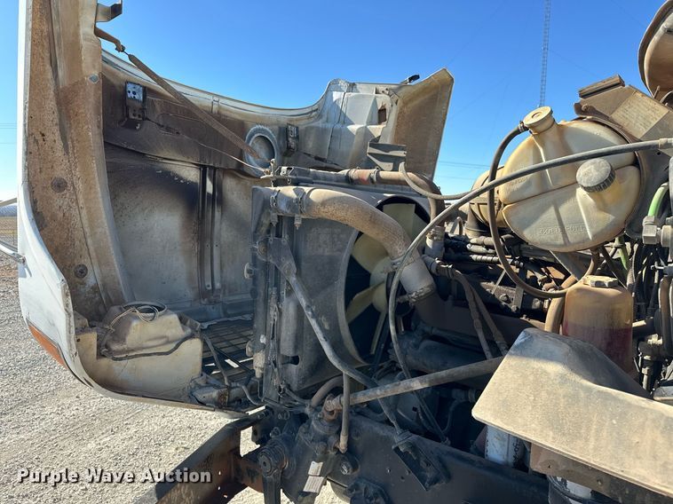 image for item EK0376 1998 Mack CH600 semi truck