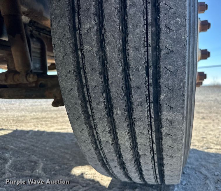 image for item EK0376 1998 Mack CH600 semi truck