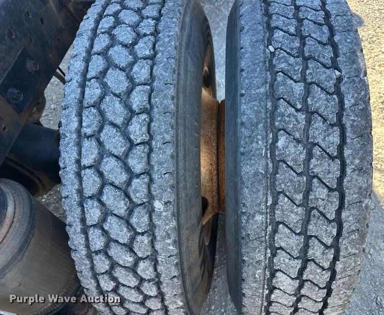 image for item EK0376 1998 Mack CH600 semi truck