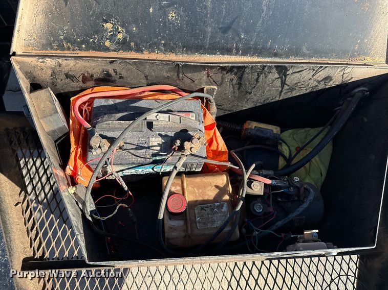 image for item EK0377 2018 PJ Carhauler Tilt T8222 tilt deck equipment trailer