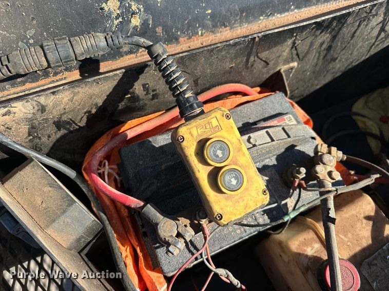 image for item EK0377 2018 PJ Carhauler Tilt T8222 tilt deck equipment trailer