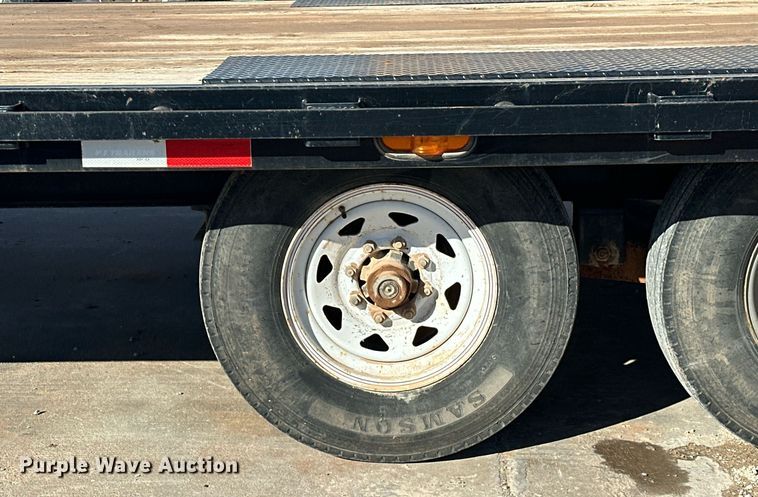 image for item EK0377 2018 PJ Carhauler Tilt T8222 tilt deck equipment trailer