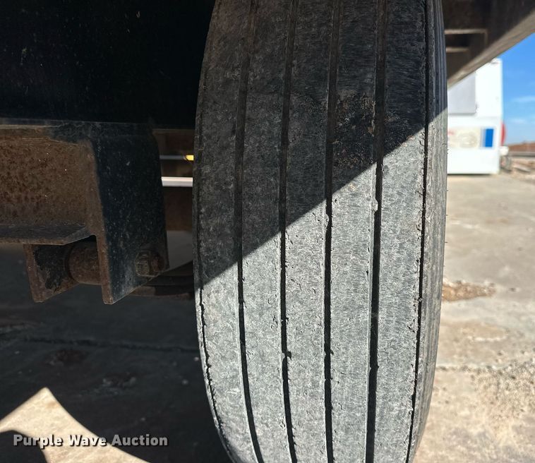 image for item EK0377 2018 PJ Carhauler Tilt T8222 tilt deck equipment trailer