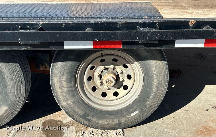 image for item EK0377 2018 PJ Carhauler Tilt T8222 tilt deck equipment trailer