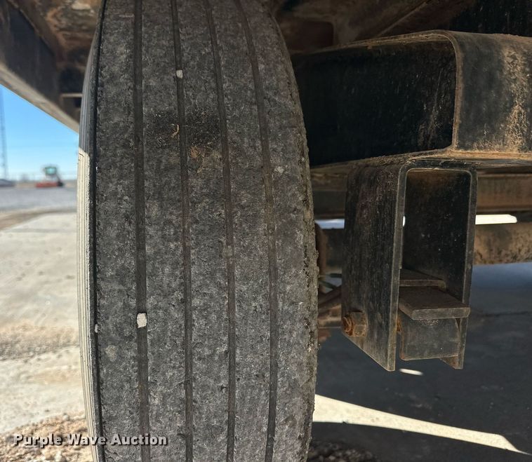 image for item EK0377 2018 PJ Carhauler Tilt T8222 tilt deck equipment trailer