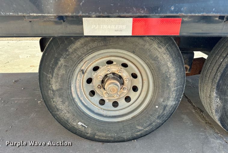 image for item EK0377 2018 PJ Carhauler Tilt T8222 tilt deck equipment trailer