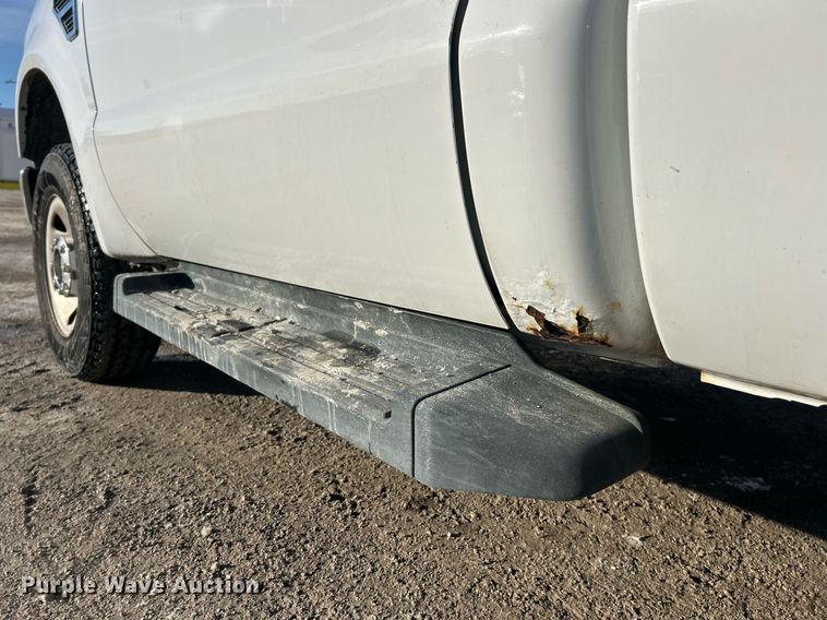 image for item EK2660 2009 Ford F350 Super Duty XL pickup truck