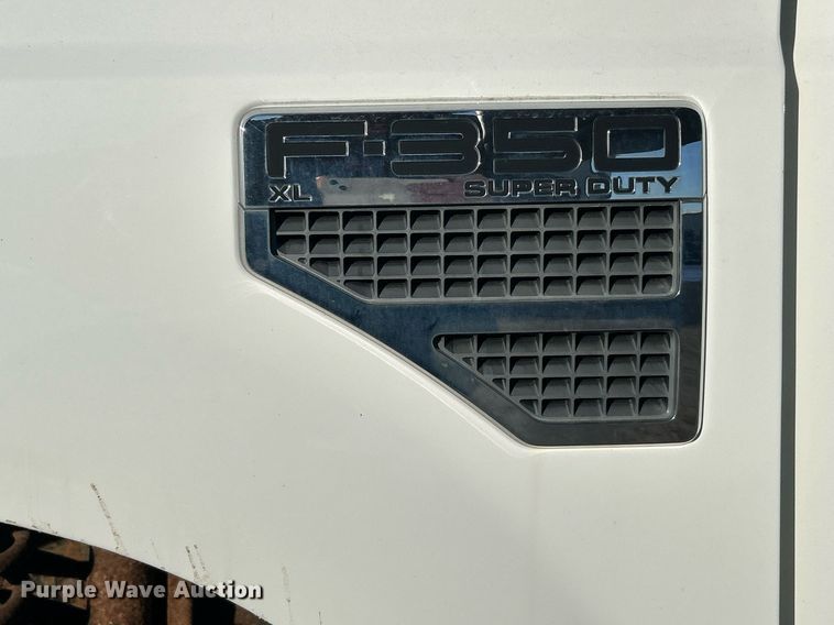 image for item EK2660 2009 Ford F350 Super Duty XL pickup truck