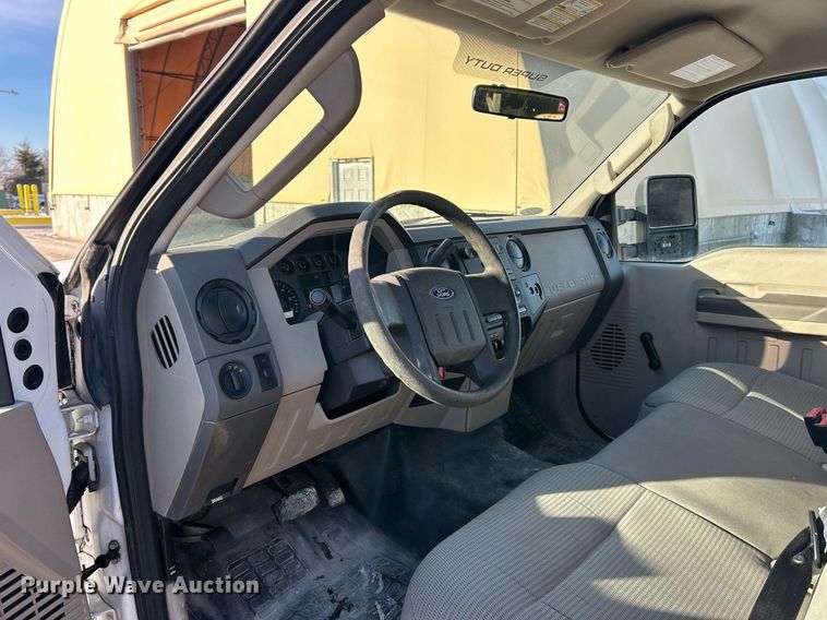 image for item EK2660 2009 Ford F350 Super Duty XL pickup truck