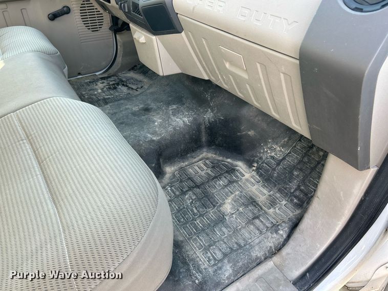 image for item EK2660 2009 Ford F350 Super Duty XL pickup truck