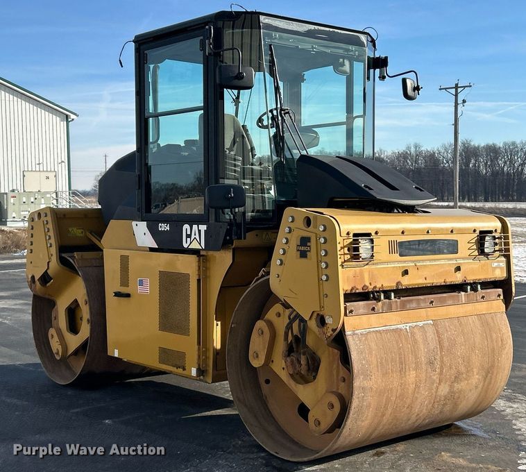 image for item EK2662 2010 Caterpillar CD54 double drum vibratory roller