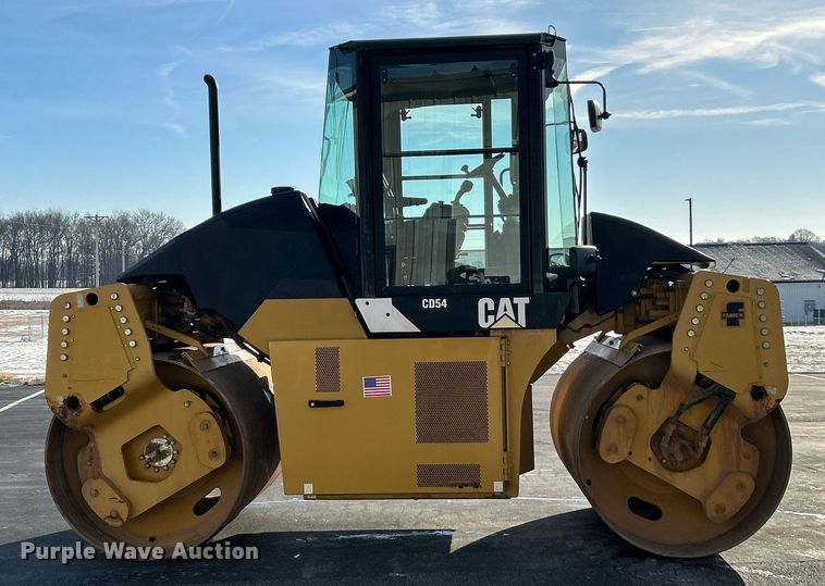 image for item EK2662 2010 Caterpillar CD54 double drum vibratory roller