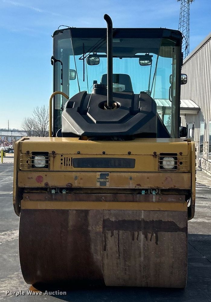 image for item EK2662 2010 Caterpillar CD54 double drum vibratory roller