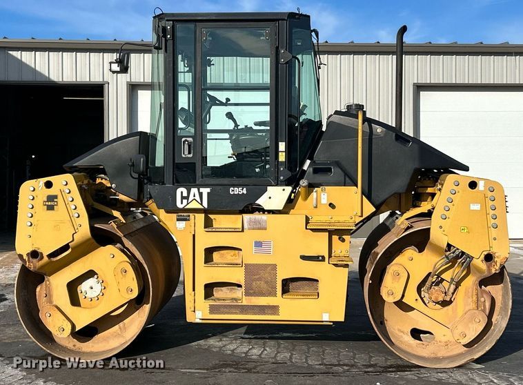 image for item EK2662 2010 Caterpillar CD54 double drum vibratory roller