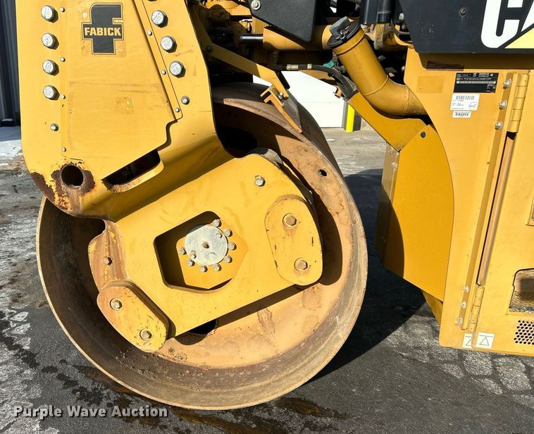 image for item EK2662 2010 Caterpillar CD54 double drum vibratory roller