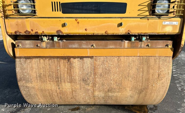 image for item EK2662 2010 Caterpillar CD54 double drum vibratory roller