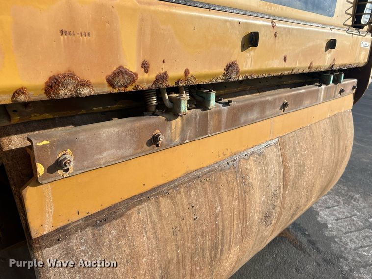 image for item EK2662 2010 Caterpillar CD54 double drum vibratory roller