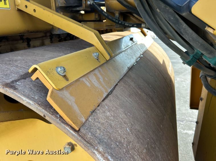 image for item EK2662 2010 Caterpillar CD54 double drum vibratory roller