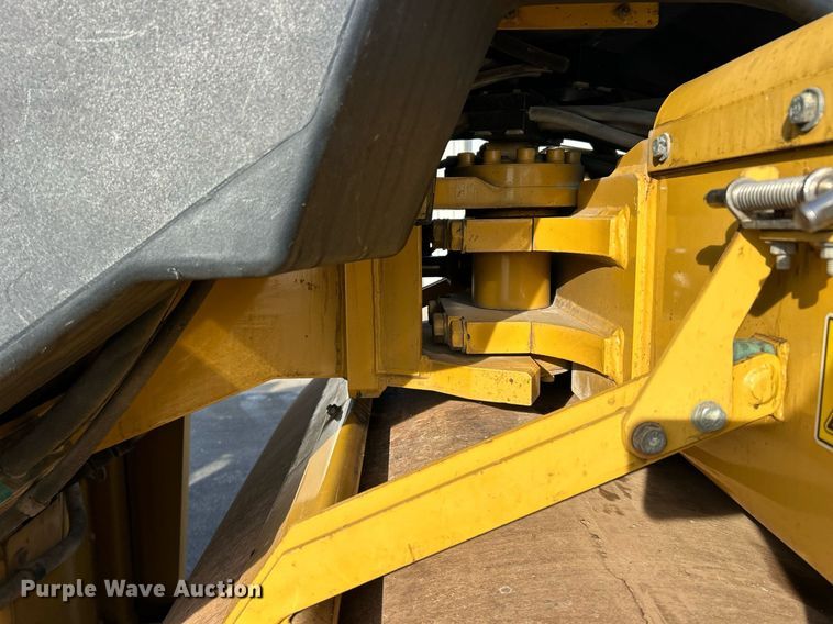 image for item EK2662 2010 Caterpillar CD54 double drum vibratory roller