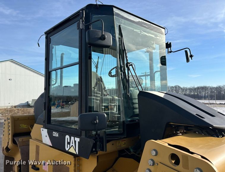 image for item EK2662 2010 Caterpillar CD54 double drum vibratory roller