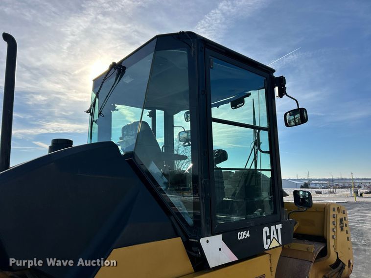 image for item EK2662 2010 Caterpillar CD54 double drum vibratory roller