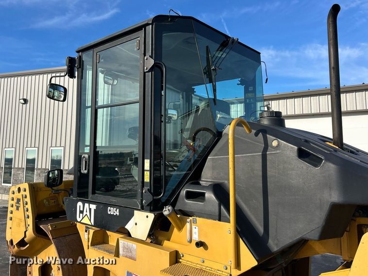 image for item EK2662 2010 Caterpillar CD54 double drum vibratory roller