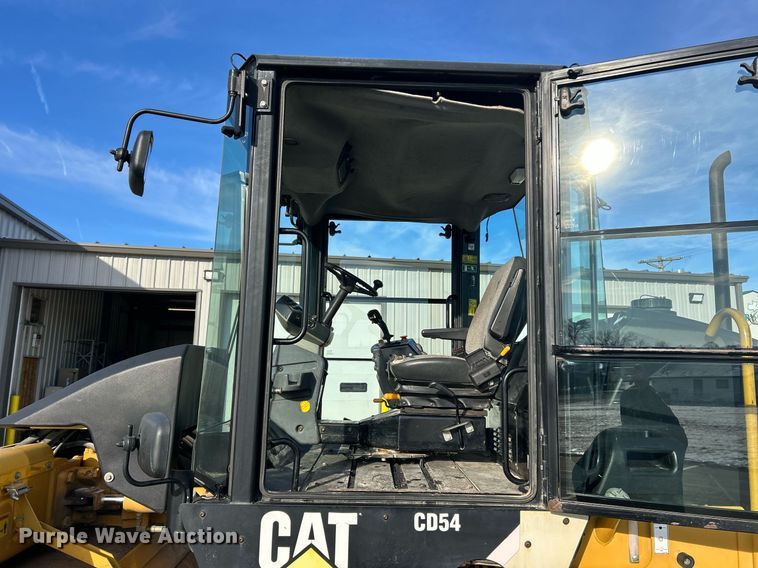 image for item EK2662 2010 Caterpillar CD54 double drum vibratory roller