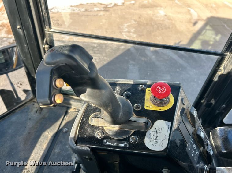 image for item EK2662 2010 Caterpillar CD54 double drum vibratory roller