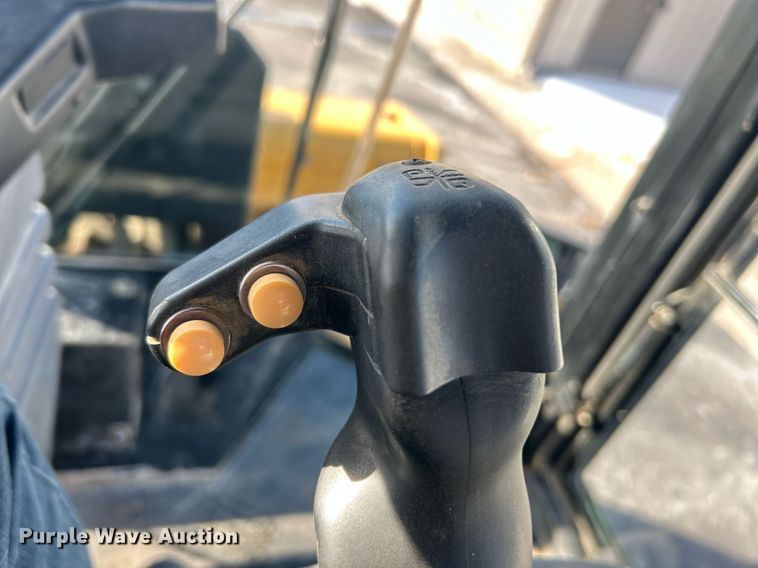 image for item EK2662 2010 Caterpillar CD54 double drum vibratory roller