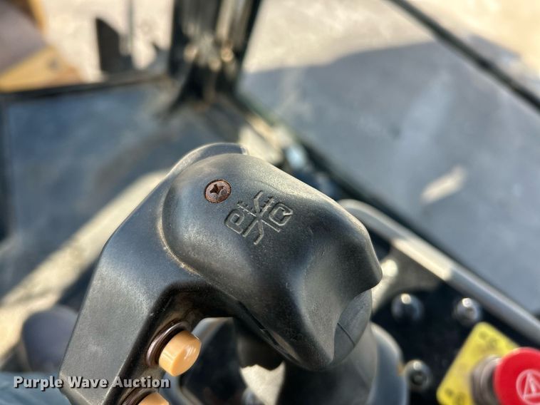 image for item EK2662 2010 Caterpillar CD54 double drum vibratory roller