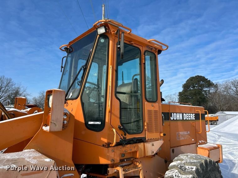 image for item EK2674 1993 John Deere 544G wheel loader