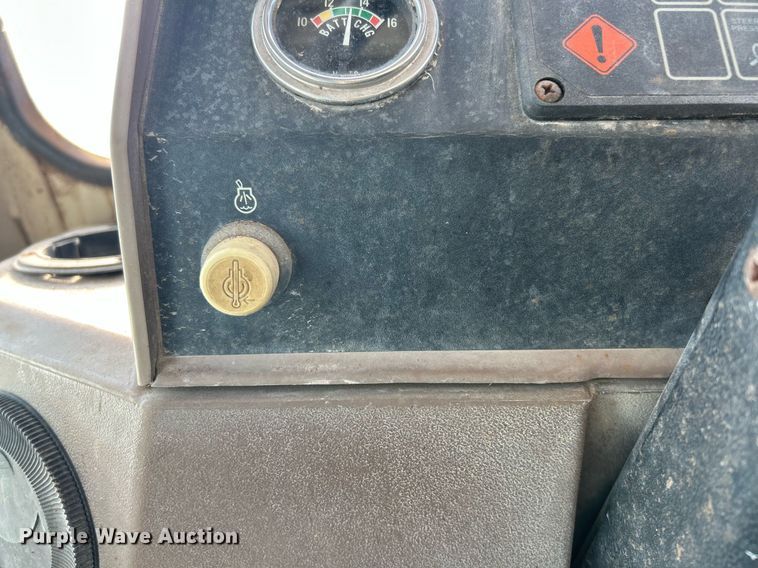 image for item EK2674 1993 John Deere 544G wheel loader