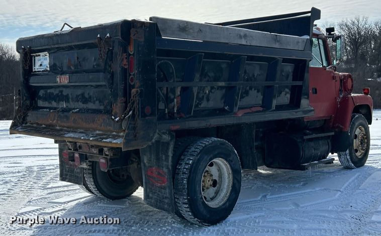image for item EK2675 1997 Ford LN9000 dump truck