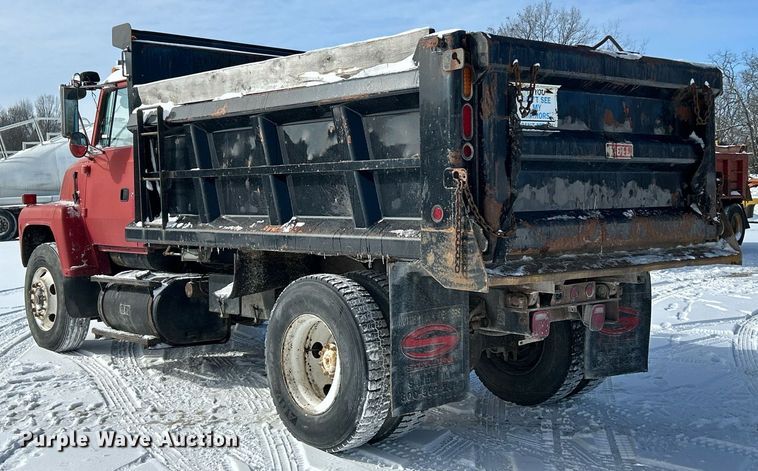 image for item EK2675 1997 Ford LN9000 dump truck