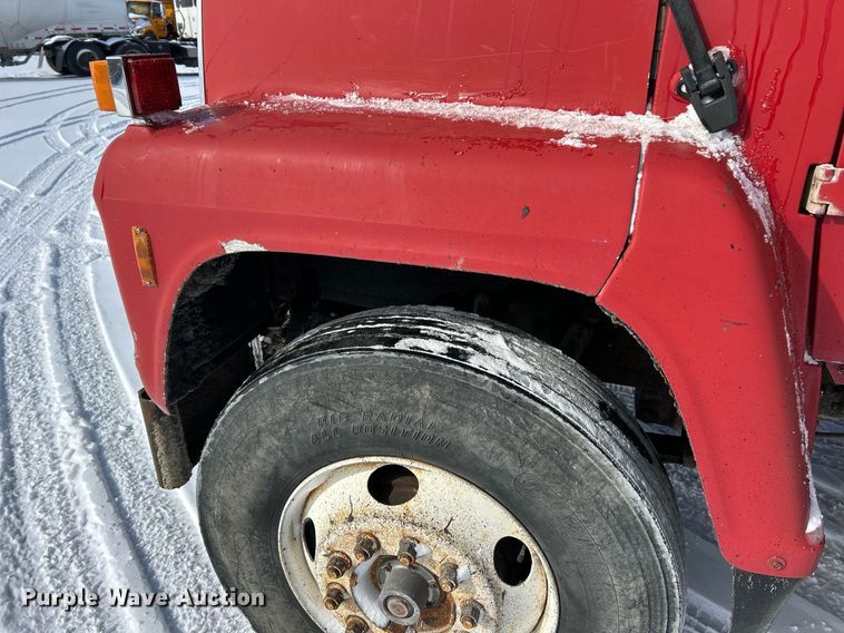 image for item EK2675 1997 Ford LN9000 dump truck