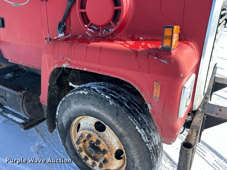 image for item EK2675 1997 Ford LN9000 dump truck