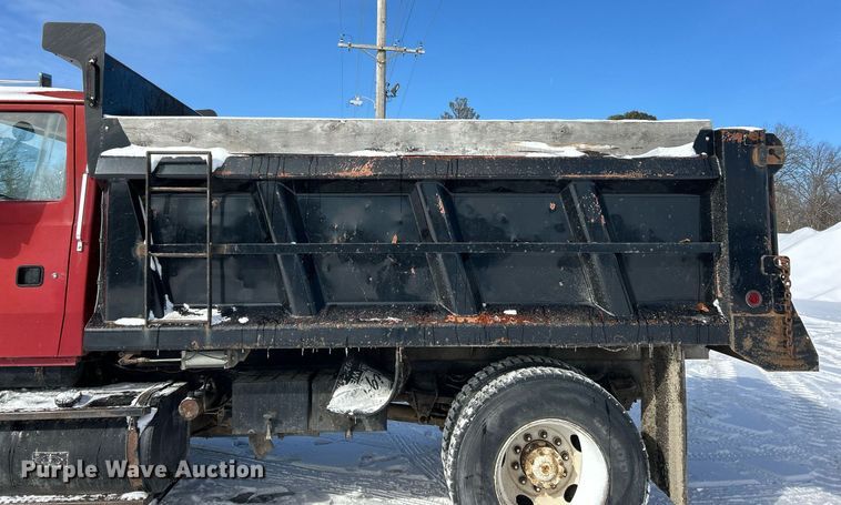 image for item EK2675 1997 Ford LN9000 dump truck