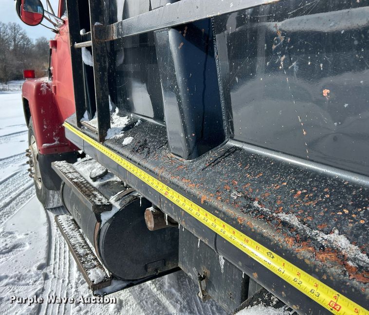 image for item EK2675 1997 Ford LN9000 dump truck