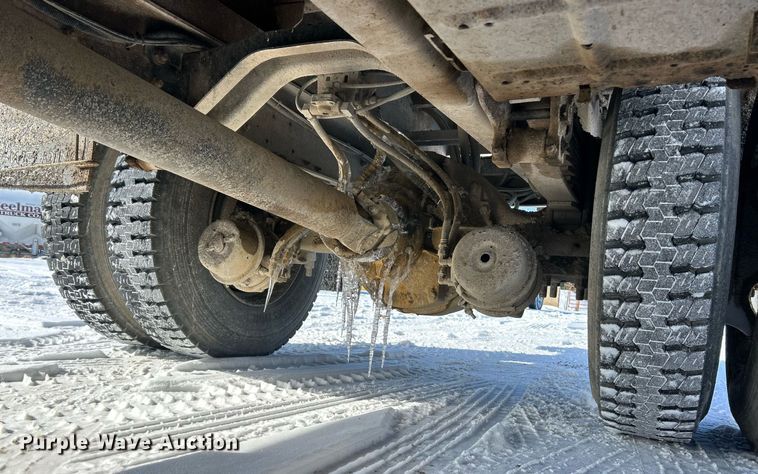 image for item EK2675 1997 Ford LN9000 dump truck