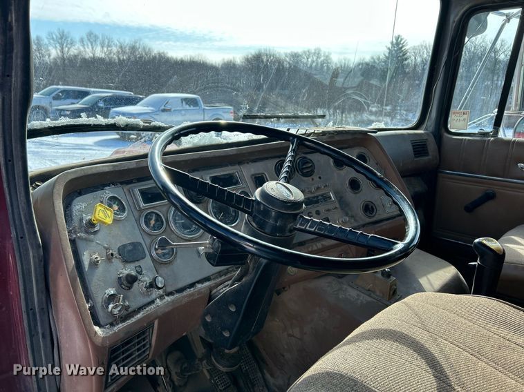 image for item EK2675 1997 Ford LN9000 dump truck