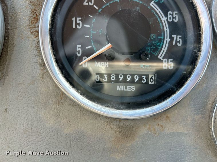 image for item EK2675 1997 Ford LN9000 dump truck