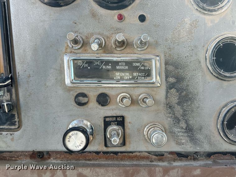 image for item EK2675 1997 Ford LN9000 dump truck