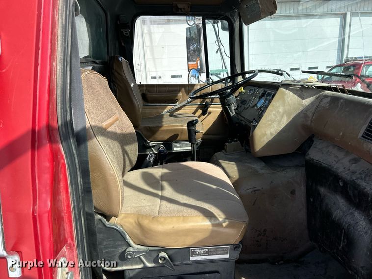 image for item EK2675 1997 Ford LN9000 dump truck