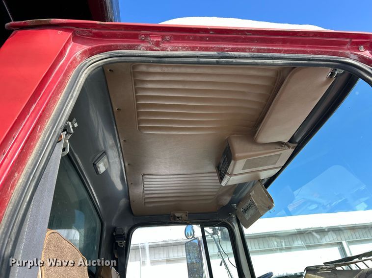 image for item EK2675 1997 Ford LN9000 dump truck