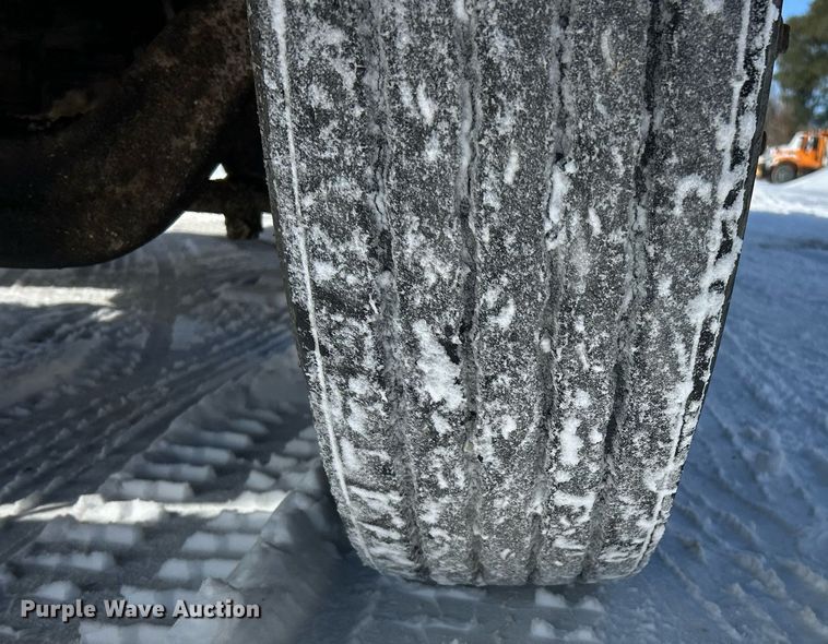 image for item EK2675 1997 Ford LN9000 dump truck